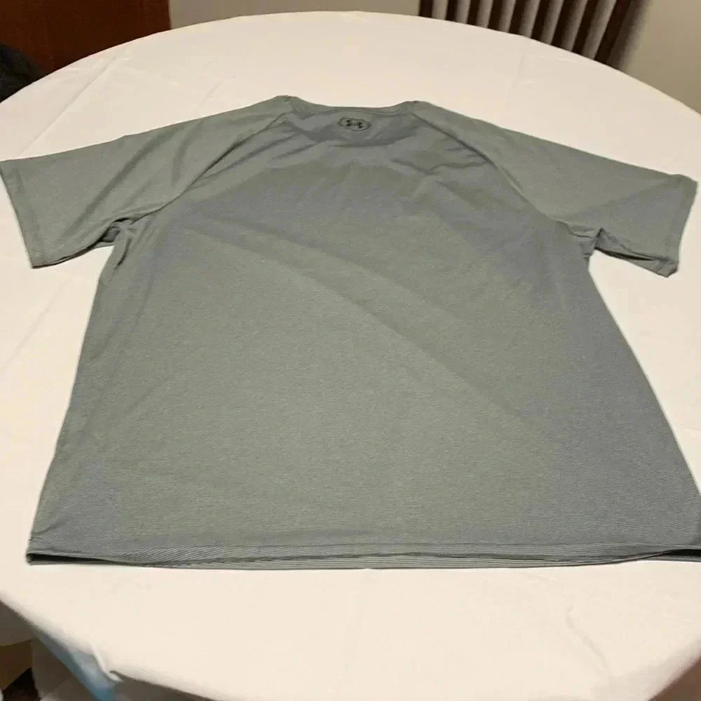 Under Armour Men’s Shirt,Size 2XL.